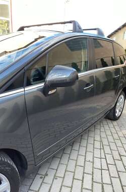 Мікровен Peugeot 5008 2011 в Стрию