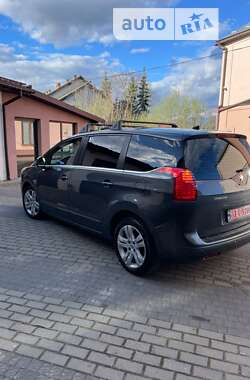 Мікровен Peugeot 5008 2011 в Стрию