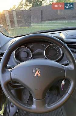 Мікровен Peugeot 5008 2013 в Стрию