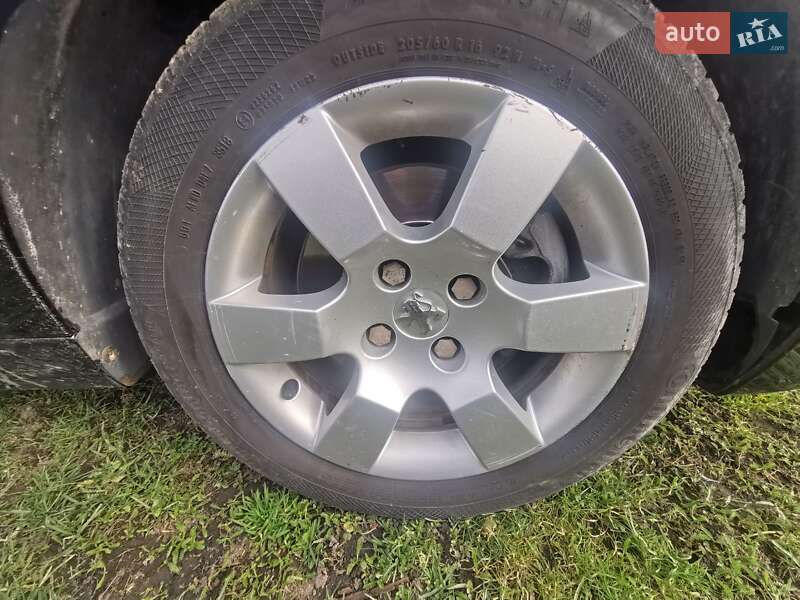 Мікровен Peugeot 5008 2013 в Стрию фото 26 Мікровен Peugeot 5008 2013 в Стрию