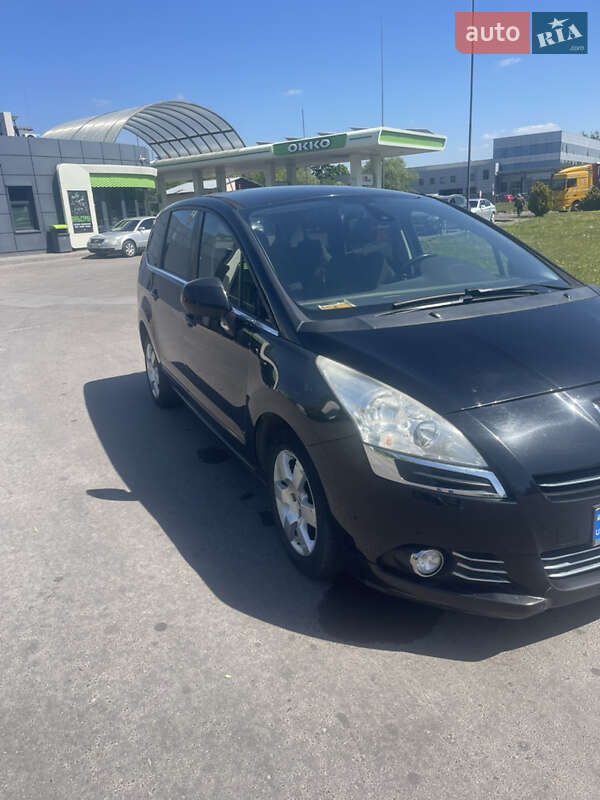 Микровэн Peugeot 5008 2012 в Львове