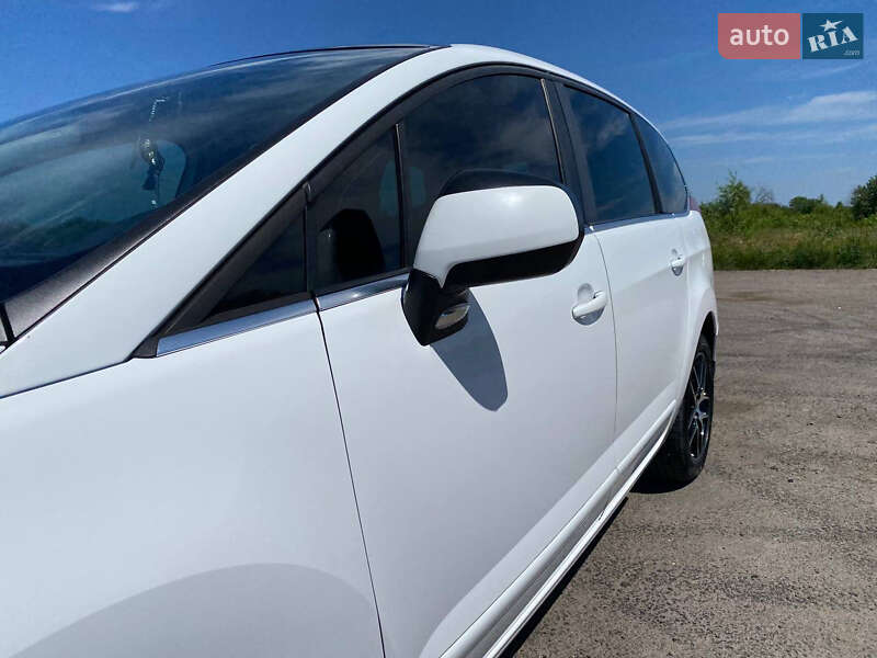 Микровэн Peugeot 5008 2013 в Львове