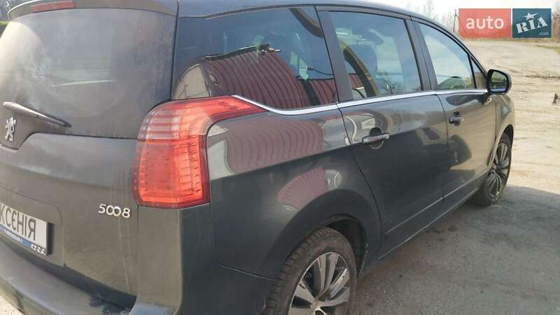 Микровэн Peugeot 5008 2010 в Лубнах