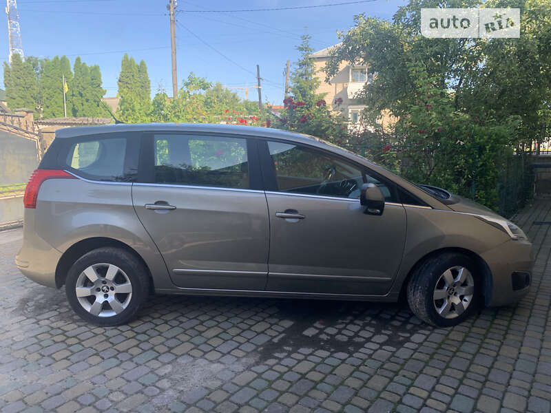 Peugeot 5008 2013