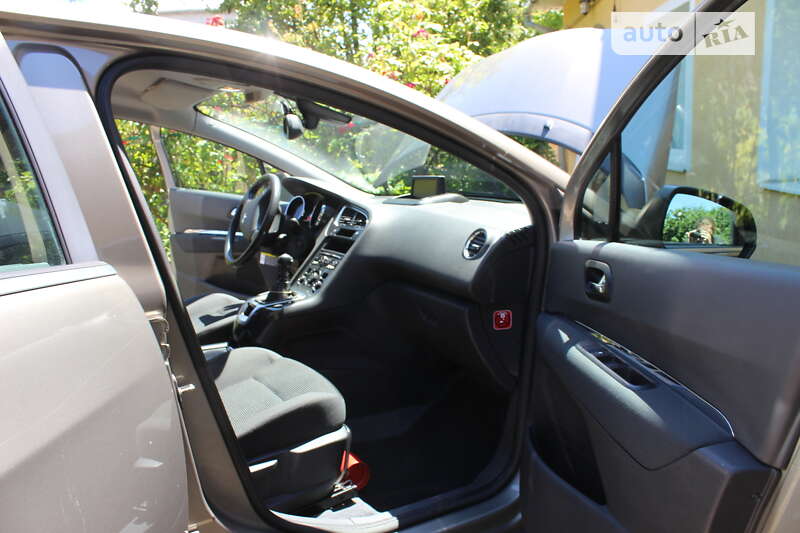 Микровэн Peugeot 5008 2013 в Бродах фото 9 Микровэн Peugeot 5008 2013 в Бродах