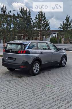 Внедорожник / Кроссовер Peugeot 5008 2017 в Ровно