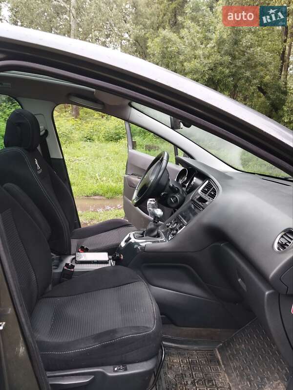 Мікровен Peugeot 5008 2010 в Лубнах