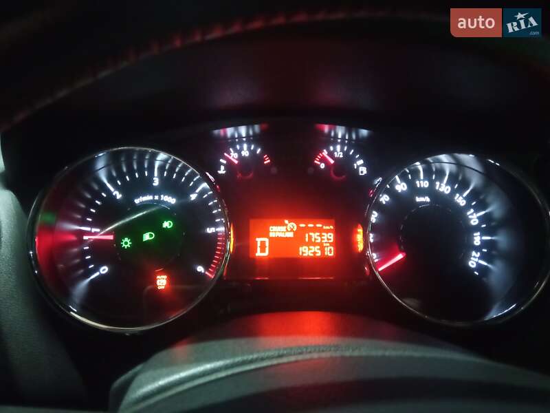 Микровэн Peugeot 5008 2011 в Тернополе