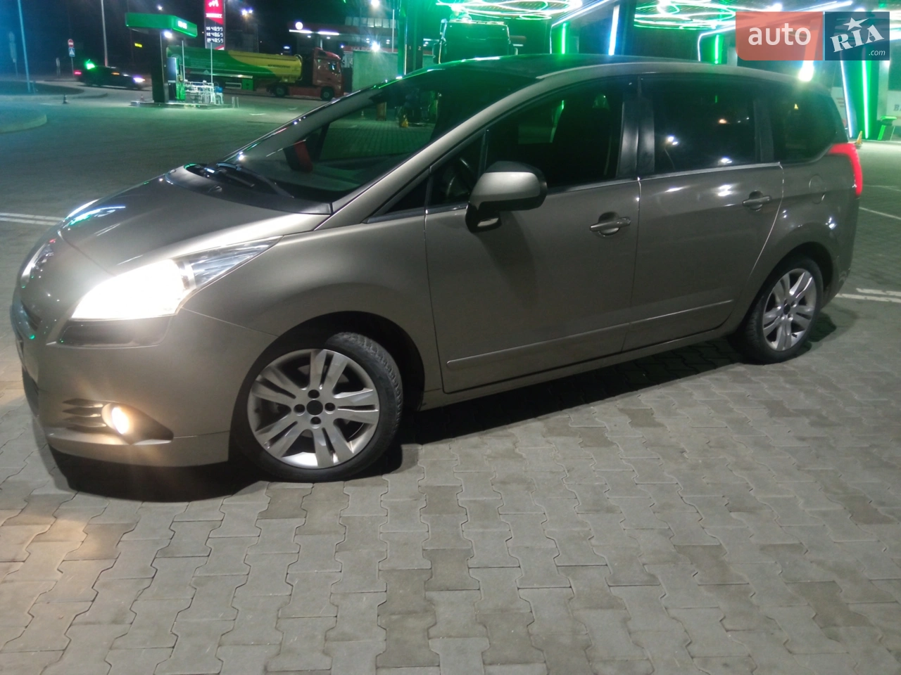 2011 Peugeot 5008 - мініатюра 11