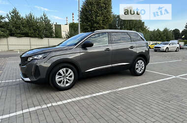 Позашляховик / Кросовер Peugeot 5008 2021 в Луцьку