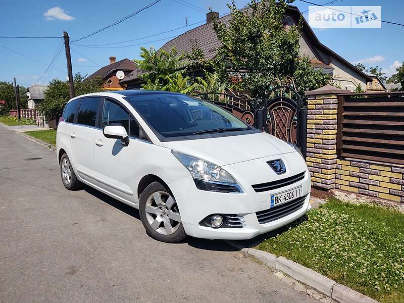 Мікровен Peugeot 5008 2010 в Дубні