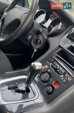 Мікровен Peugeot 5008 2011 в 