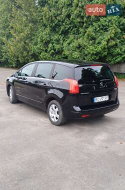 Микровэн Peugeot 5008 2011 в 