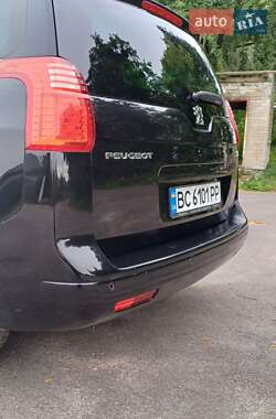 Микровэн Peugeot 5008 2011 в 