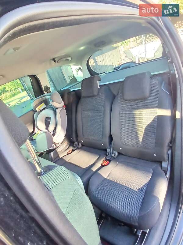 Микровэн Peugeot 5008 2010 в Ратным