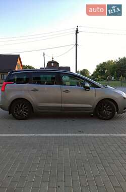 Микровэн Peugeot 5008 2011 в 