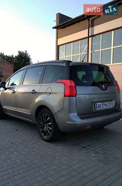 Микровэн Peugeot 5008 2011 в 