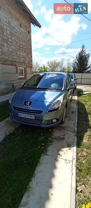 Мікровен Peugeot 5008 2009 в Стрию