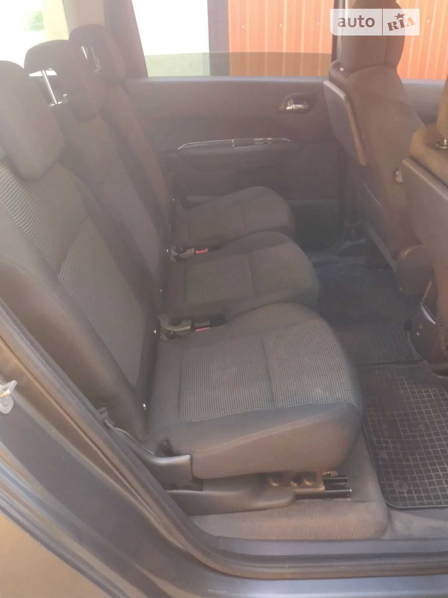 2010 Peugeot 5008 - мініатюра 4
