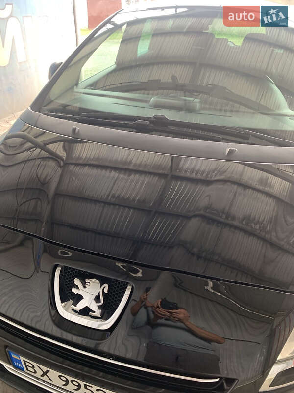 Мікровен Peugeot 5008 2011 в Шепетівці