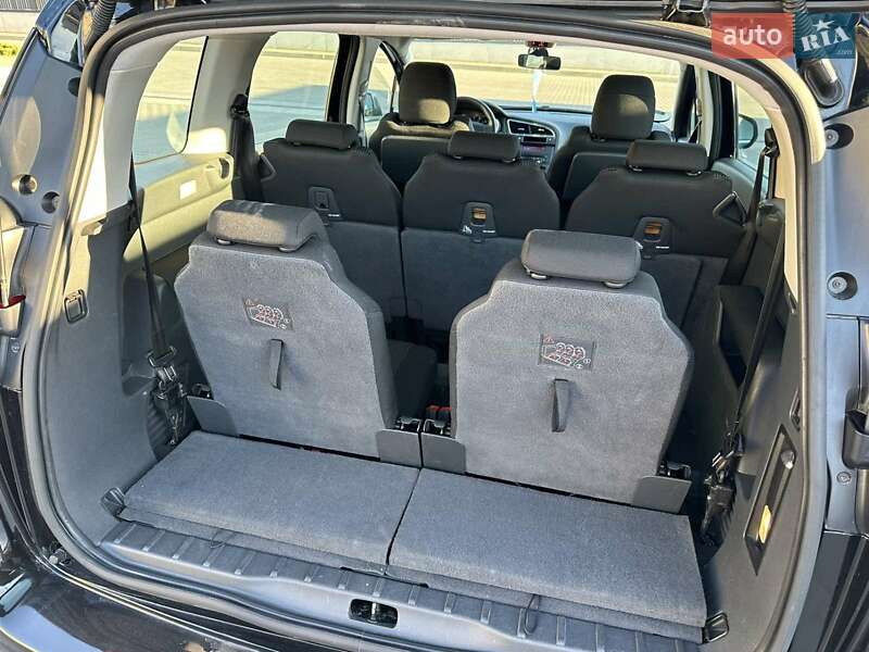 Мікровен Peugeot 5008 2011 в Рожище