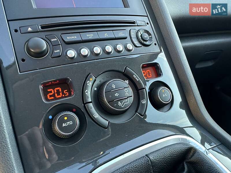 Мікровен Peugeot 5008 2011 в Рожище