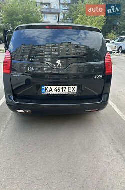 Микровэн Peugeot 5008 2015 в Киеве