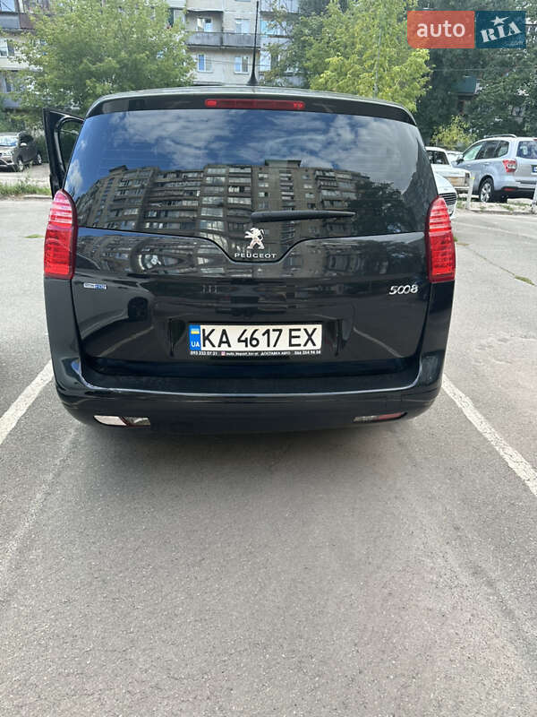 Микровэн Peugeot 5008 2015 в Киеве