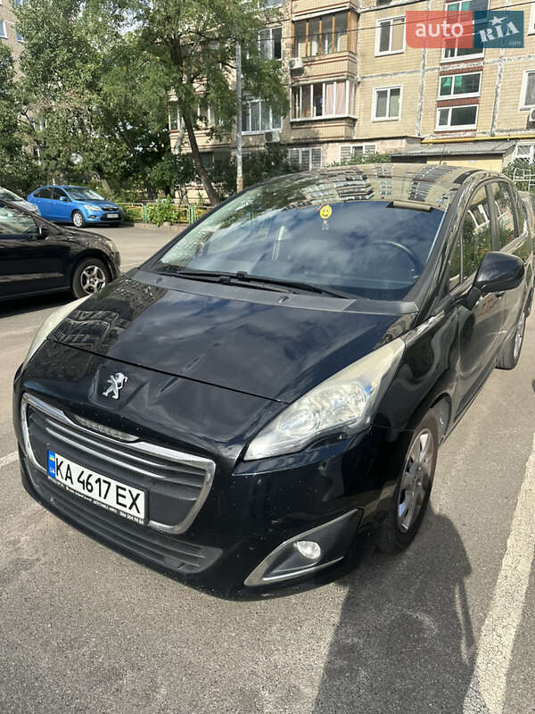 Микровэн Peugeot 5008 2015 в Киеве