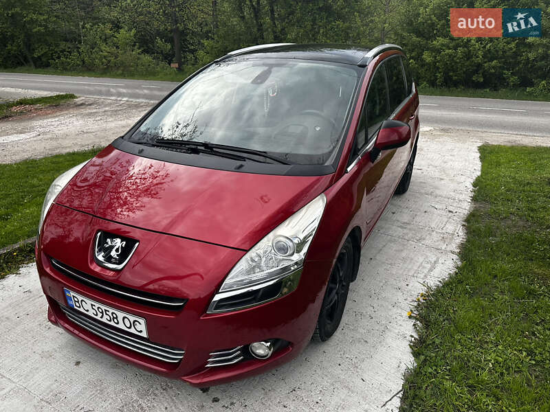 Микровэн Peugeot 5008 2012 в Львове