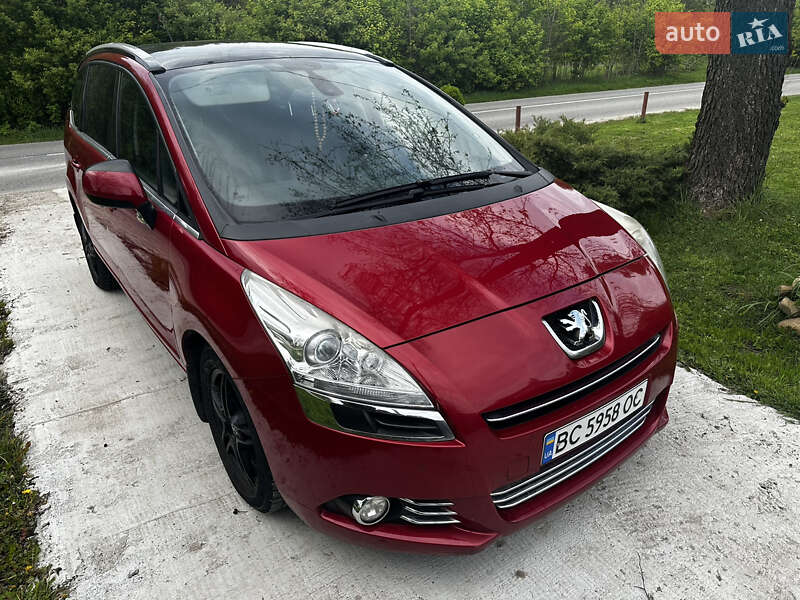 Микровэн Peugeot 5008 2012 в Львове