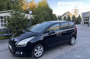 Микровэн Peugeot 5008 2010 в Киеве