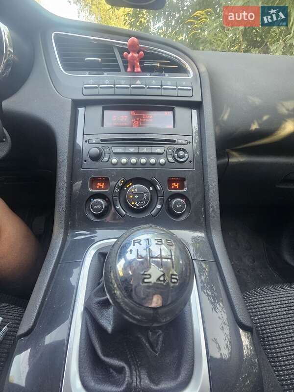 Микровэн Peugeot 5008 2010 в Носовке