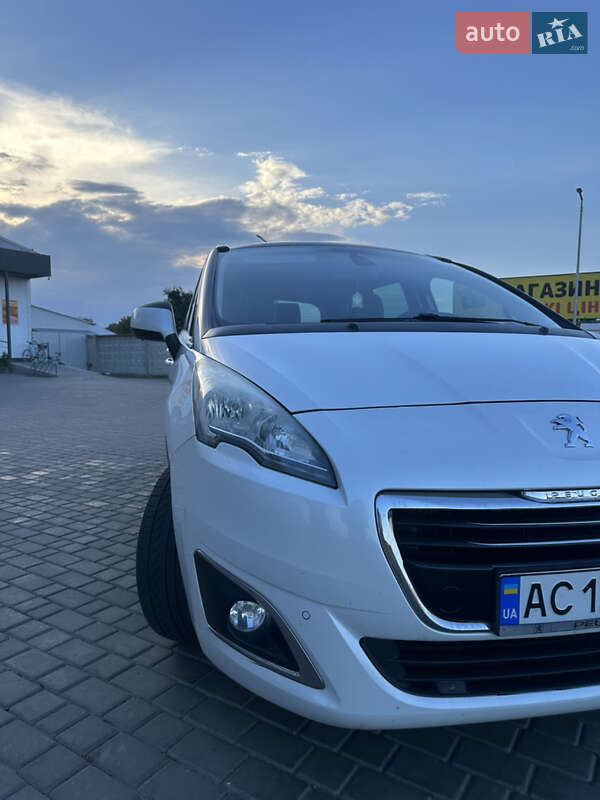 Peugeot 5008 2015