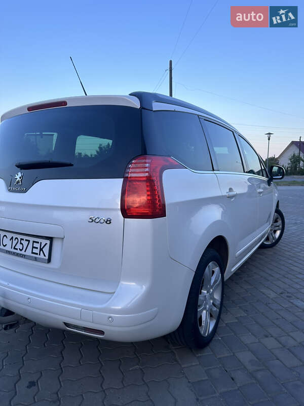 Микровэн Peugeot 5008 2015 в Луцке