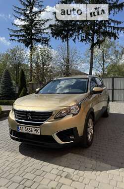 Внедорожник / Кроссовер Peugeot 5008 2017 в Тараще