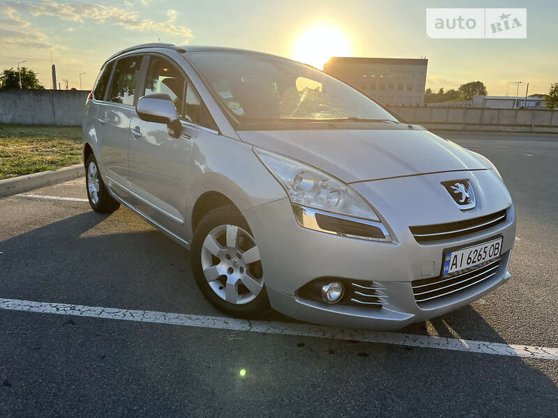 Микровэн Peugeot 5008 2012 в Борисполе