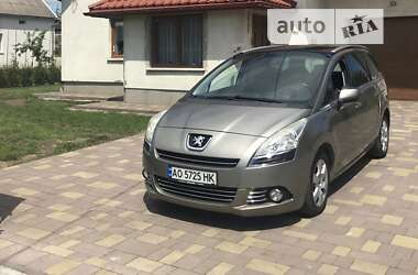 Мікровен Peugeot 5008 2011 в Ужгороді