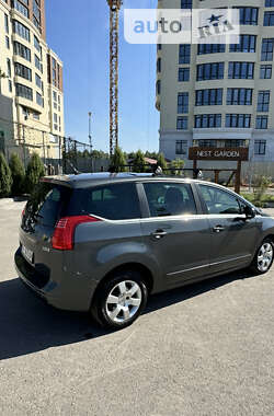 Микровэн Peugeot 5008 2010 в Киеве