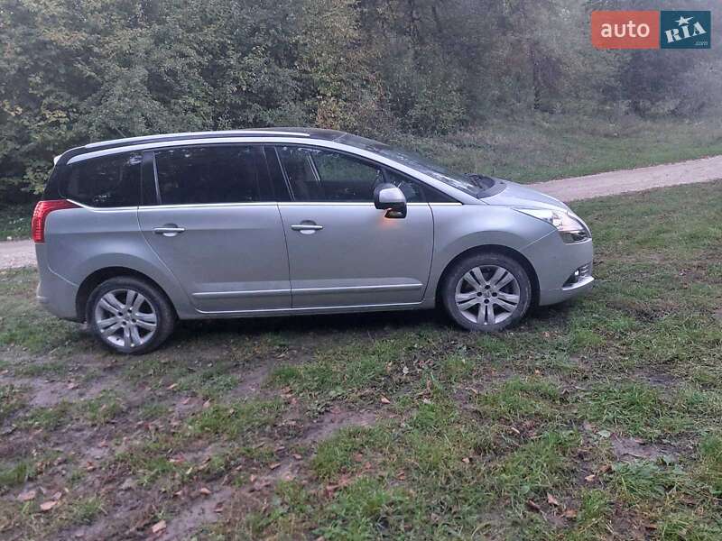 Мікровен Peugeot 5008 2011 в Тернополі