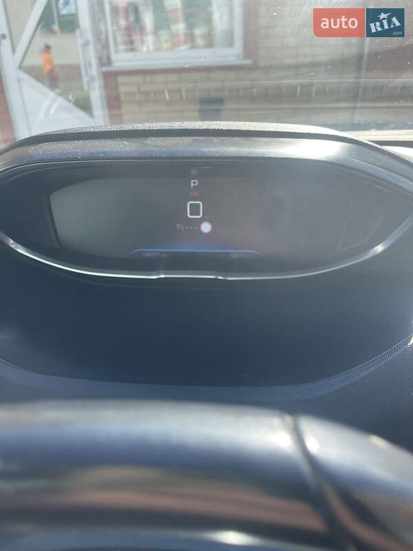 Позашляховик / Кросовер Peugeot 5008 2018 в Золочеві