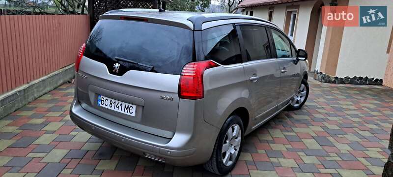 Мікровен Peugeot 5008 2012 в Стрию
