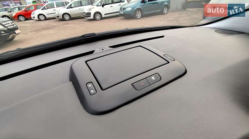 Микровэн Peugeot 5008 2011 в Чернигове