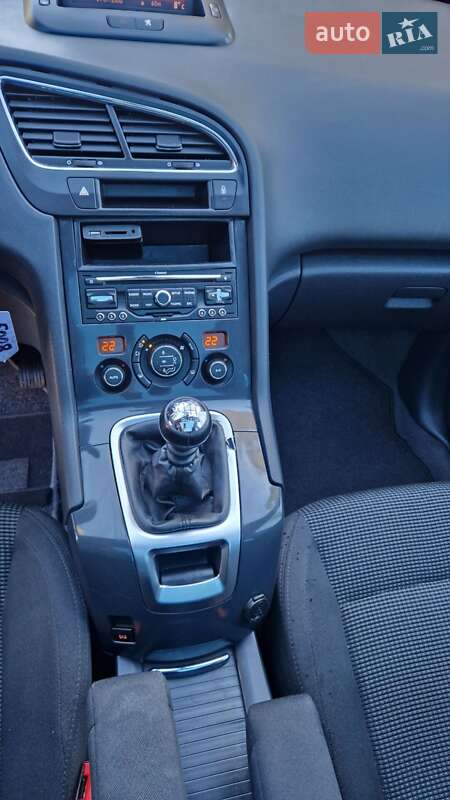 Мікровен Peugeot 5008 2011 в Миколаєві