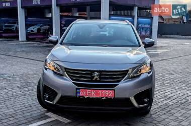 Внедорожник / Кроссовер Peugeot 5008 2017 в Ровно