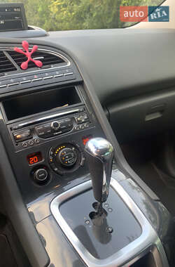 Микровэн Peugeot 5008 2013 в Волочиске