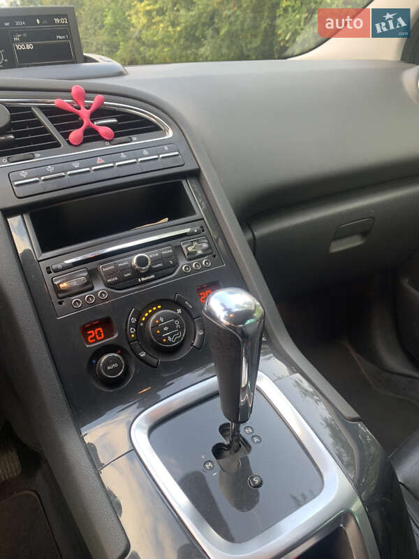 Мікровен Peugeot 5008 2013 в Волочиську