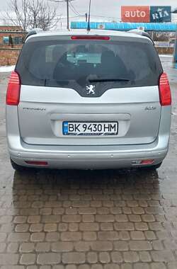 Микровэн Peugeot 5008 2011 в 