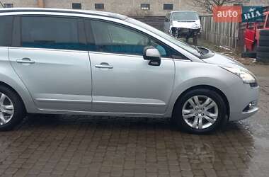 Микровэн Peugeot 5008 2011 в 