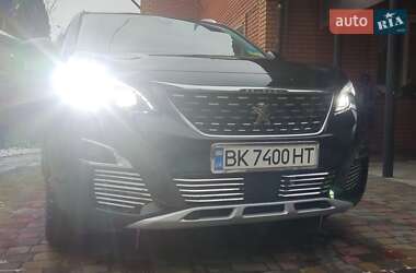 Внедорожник / Кроссовер Peugeot 5008 2017 в Ровно